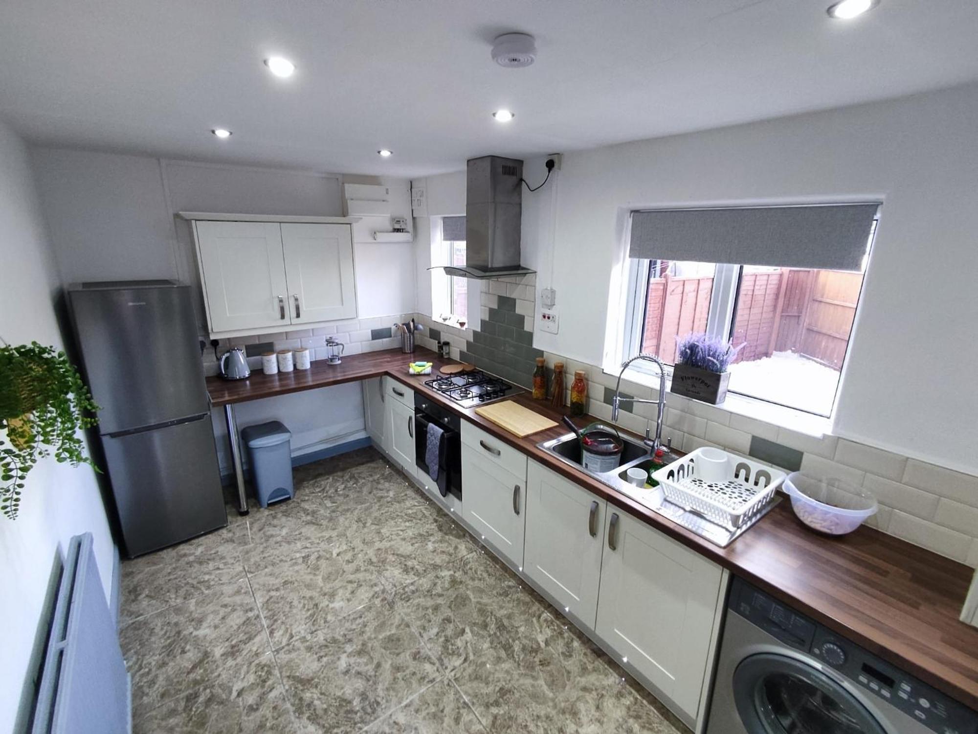 Comfortable 3 Bedrooms Leeds Beach House - Ideal For Family And Contractors - Free Parking For 2 Cars Dış mekan fotoğraf