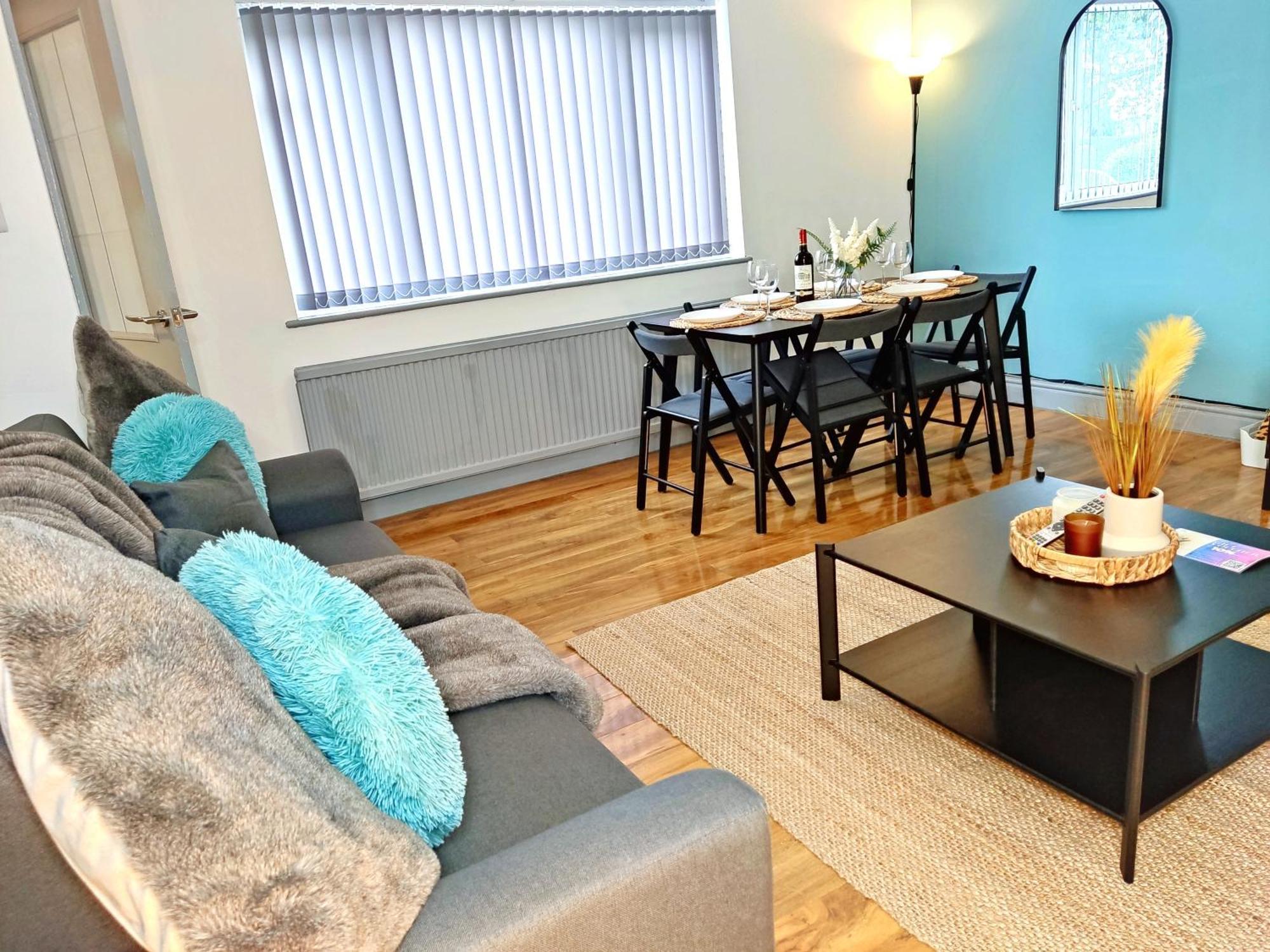 Comfortable 3 Bedrooms Leeds Beach House - Ideal For Family And Contractors - Free Parking For 2 Cars Dış mekan fotoğraf