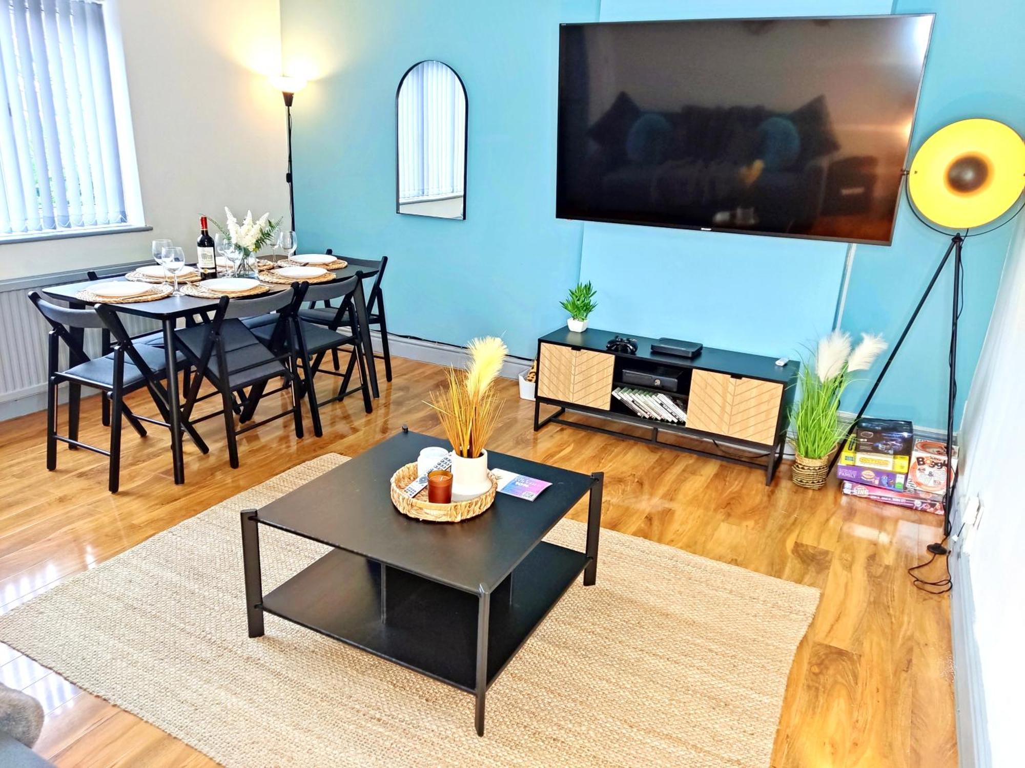 Comfortable 3 Bedrooms Leeds Beach House - Ideal For Family And Contractors - Free Parking For 2 Cars Dış mekan fotoğraf
