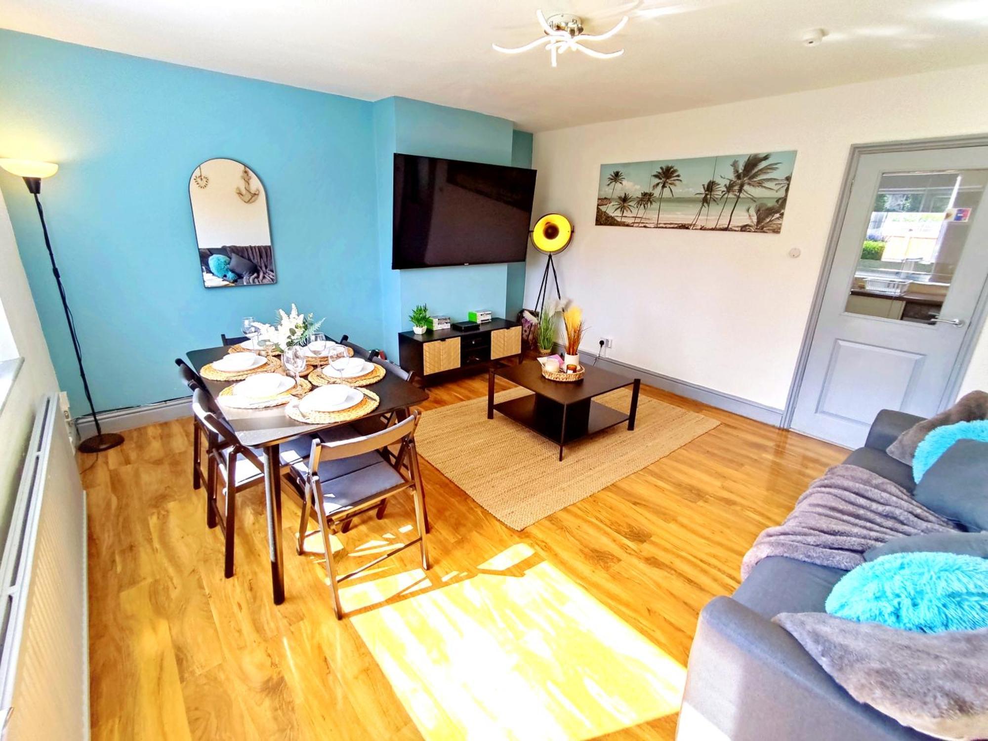 Comfortable 3 Bedrooms Leeds Beach House - Ideal For Family And Contractors - Free Parking For 2 Cars Dış mekan fotoğraf