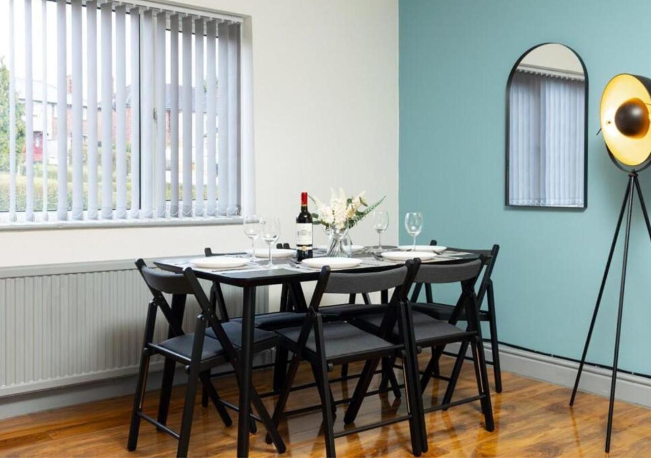 Comfortable 3 Bedrooms Leeds Beach House - Ideal For Family And Contractors - Free Parking For 2 Cars Dış mekan fotoğraf